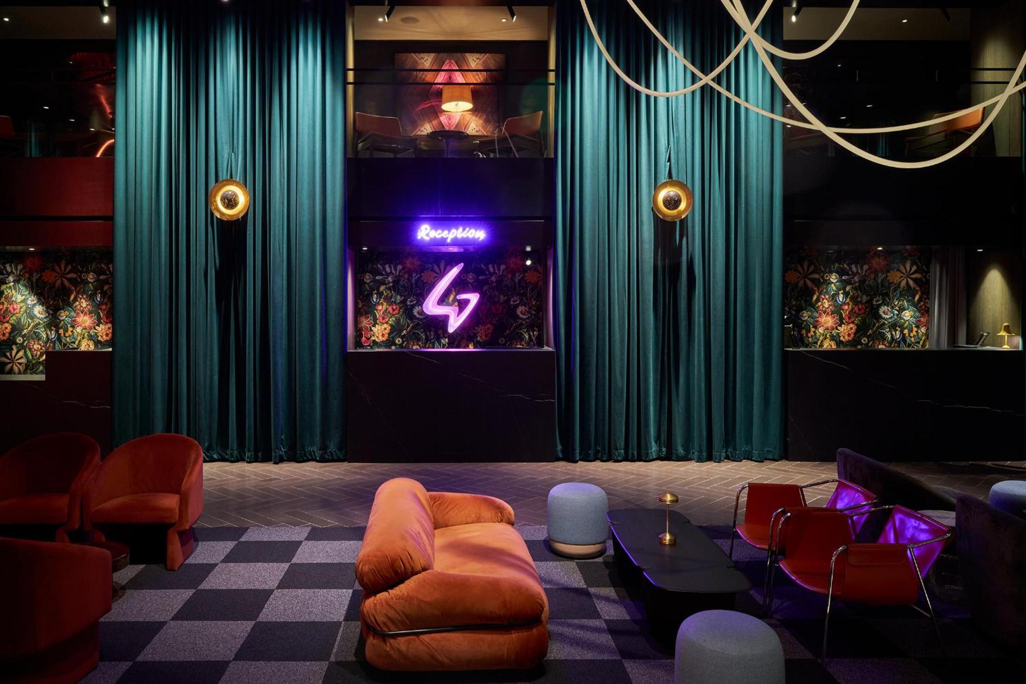 Paramount Hotel Times Square New York Bagian luar foto